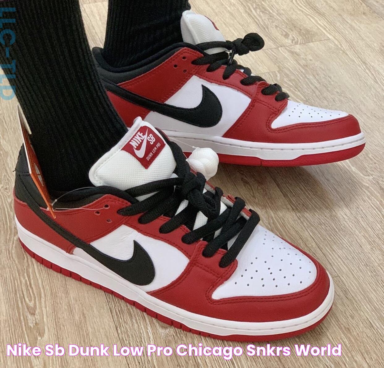 Nike SB Dunk Low Pro “Chicago” SNKRS WORLD